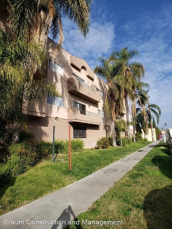 Building Photo - 11459 Collins St