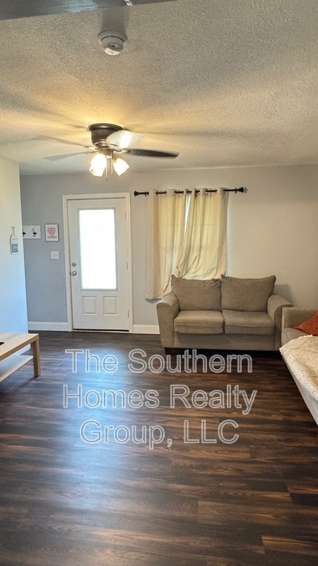 Building Photo - 2315 Clearwater Rd