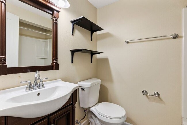 Building Photo - 4430 NE 78th Ave