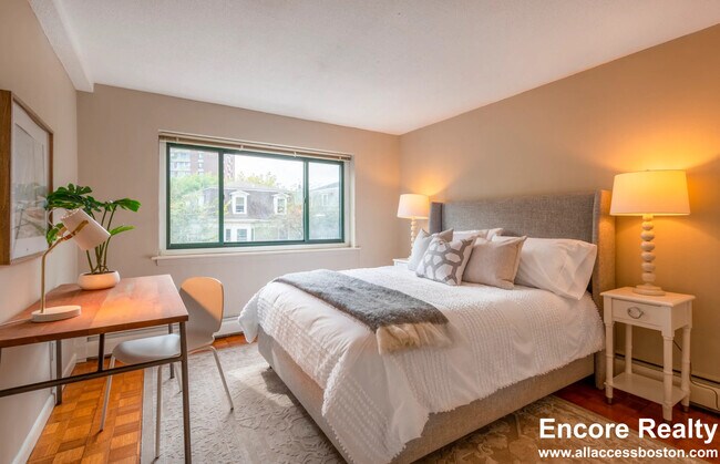 Building Photo - 375 Harvard St