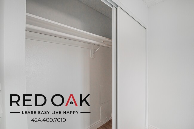 Building Photo - 706 McDonald Ave