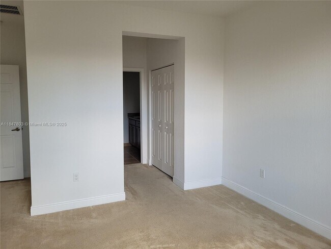 Building Photo - 863 SW 147th Ave