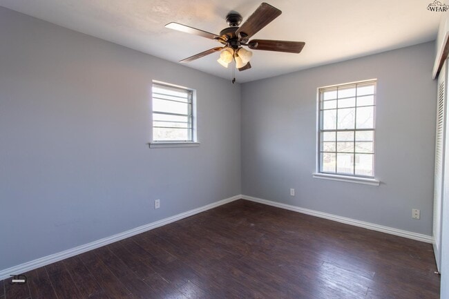 Building Photo - 4653 Balboa Dr