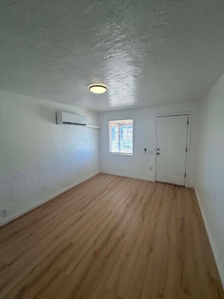 Building Photo - 3619 S Clark Ave