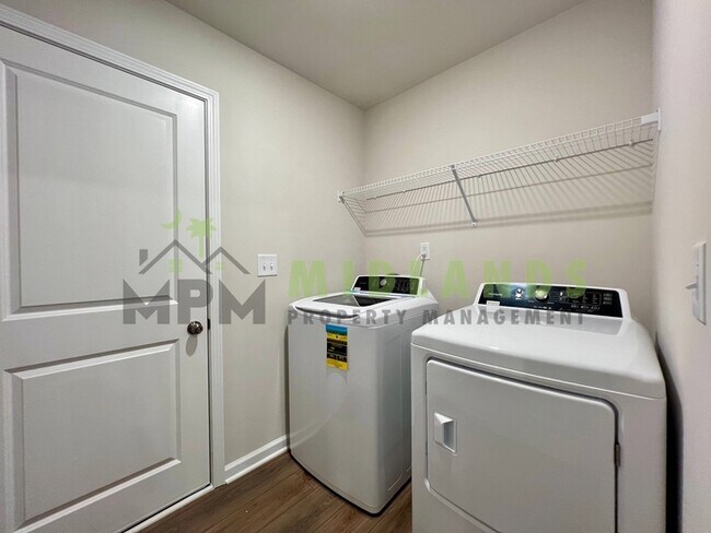 Building Photo - 142 Parkwood Ct