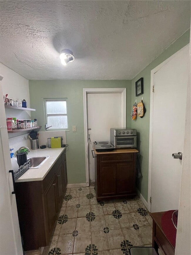 Building Photo - 1923 NW 1st Terrace