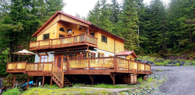 Building Photo - 122 Bear Cove