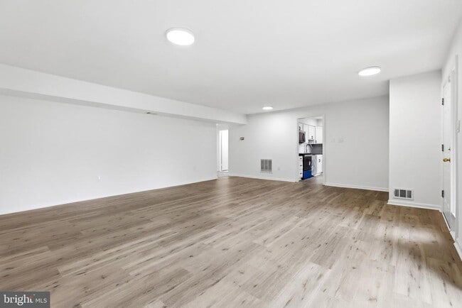 Building Photo - 4533 Logsdon Dr