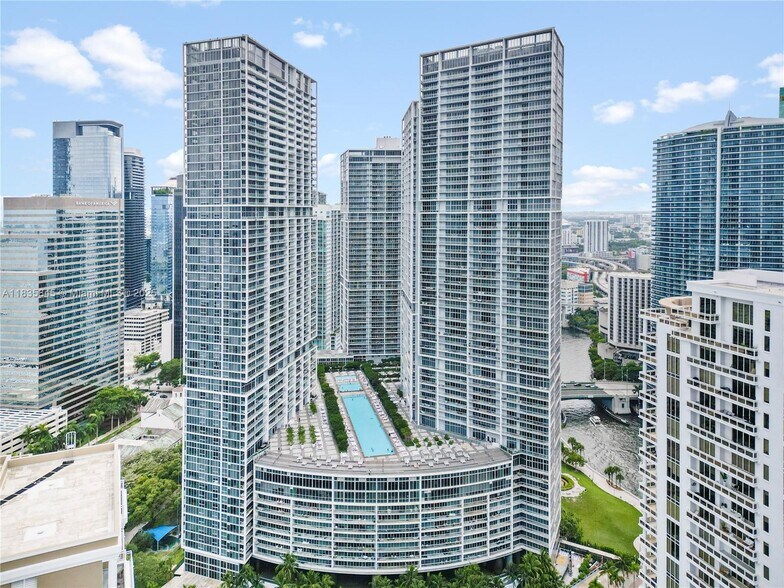 Primary Photo - 495 Brickell Ave