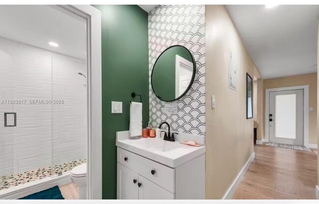 Building Photo - 1345 NE 14th Ave