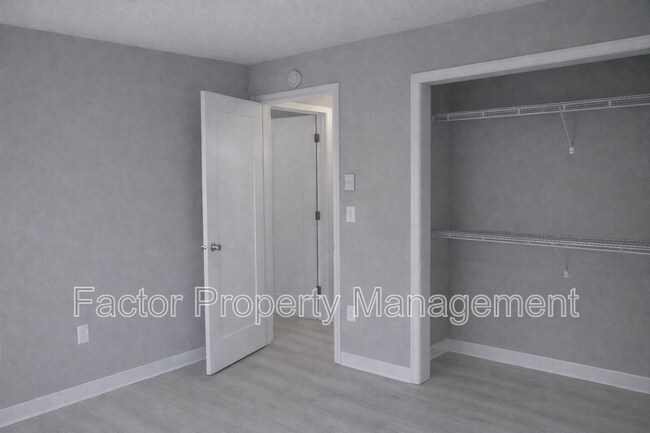 Building Photo - 418 Allan Ave