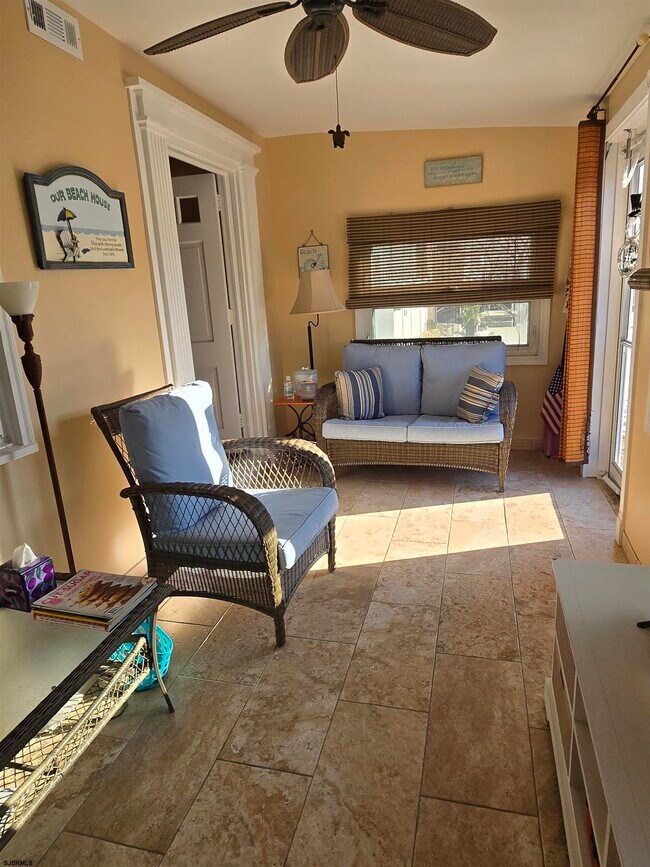 Building Photo - 231 N Wyoming Ave