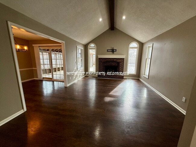 Building Photo - 3 Bed | 2 Bath Home for Rent – Lee’s Summit