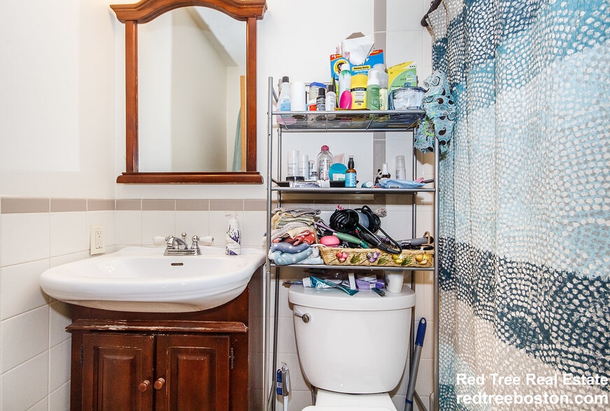 Building Photo - 61 Anderson St