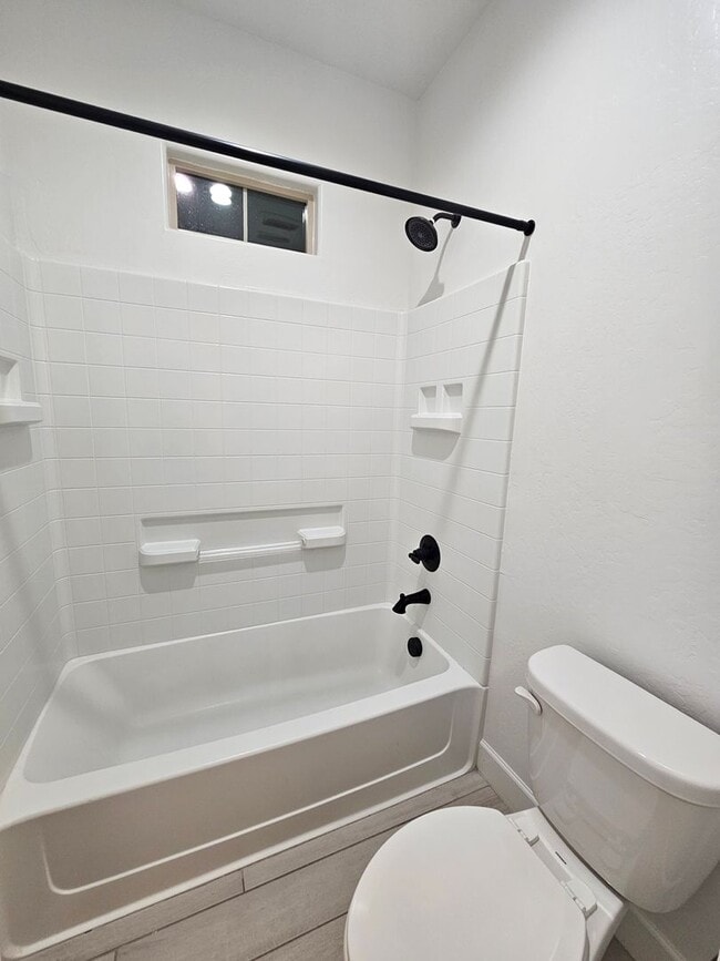 Building Photo - Beautiful Home in Gated Community