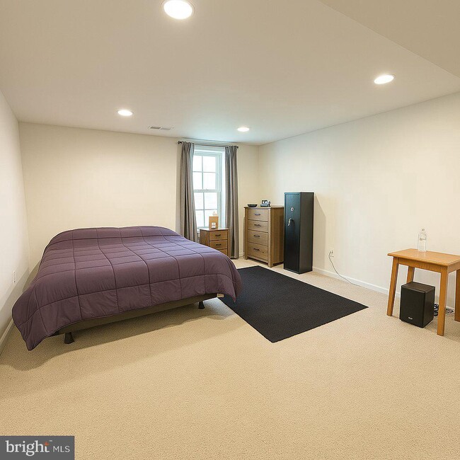 Building Photo - 9933 Box Oak Ct