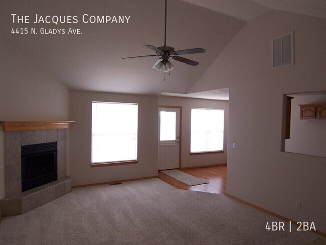 Building Photo - 4415 Gladys Ave