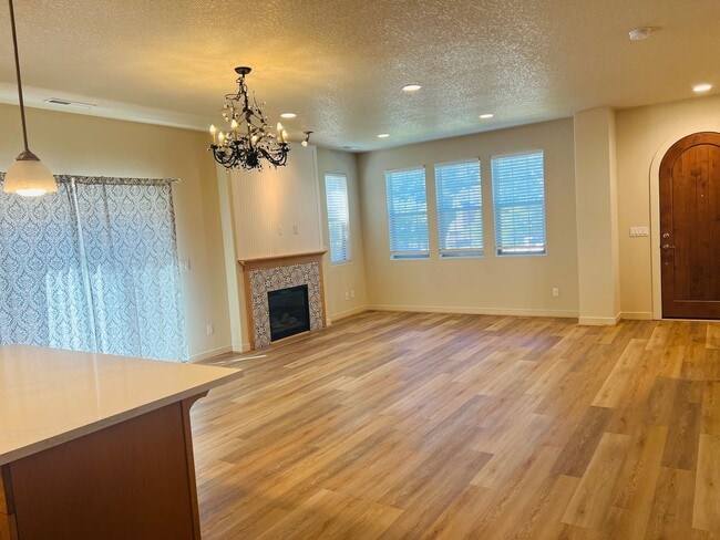 Building Photo - Charming Tudor in Edgewater on The Tualatin