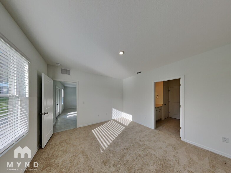 Building Photo - 36813 Yesler Dr