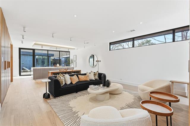 Building Photo - 6822 Victoria Ave