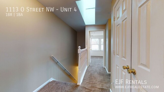 Building Photo - Large Logan Circle One Bedroom W/Private B...