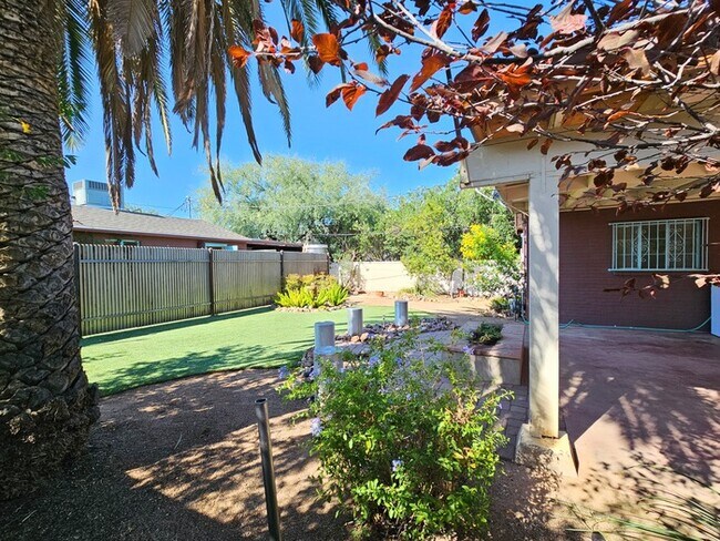 Building Photo - A charming 3-bedroom, 2-bathroom house in ...