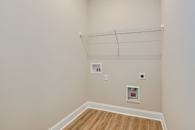 Building Photo - 2 Bed/ 2 Bath Townhome - 7 Minutes from Fort Gordon!