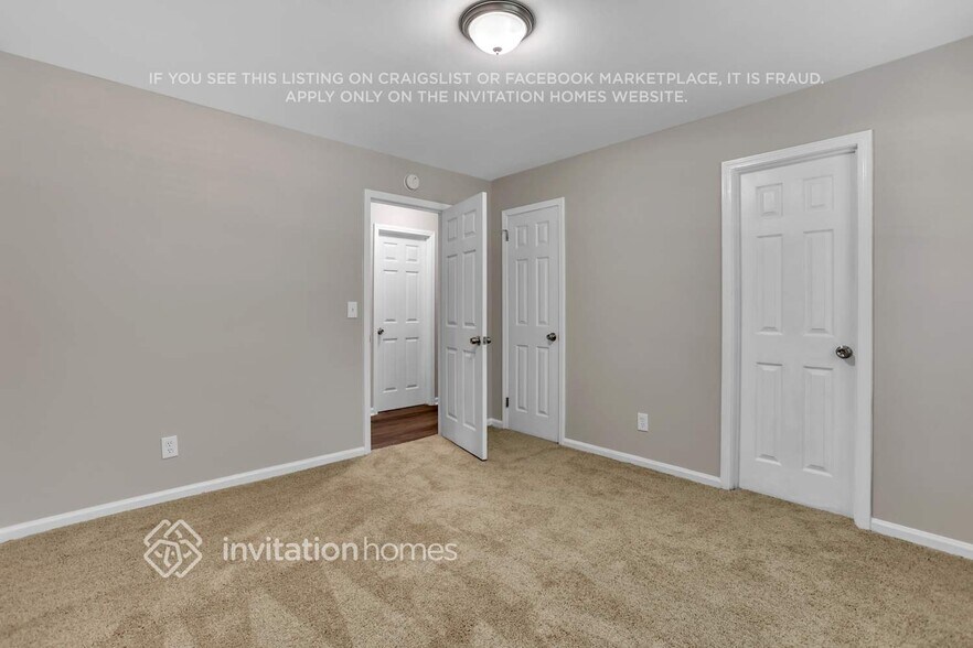 Building Photo - 3458 Charlemagne Dr