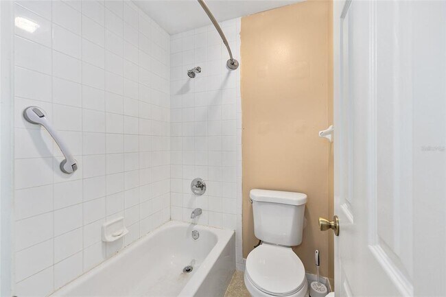 Building Photo - 5484 NW 63rd Pl