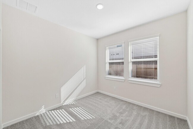 Building Photo - 2618 Clapbread Ln