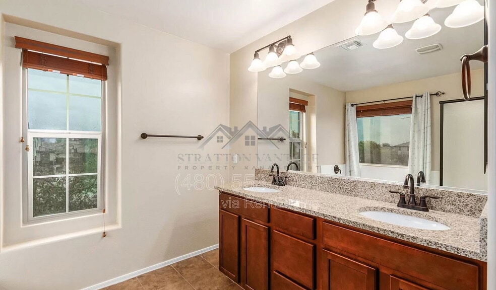 Building Photo - 2873 E Binner Dr