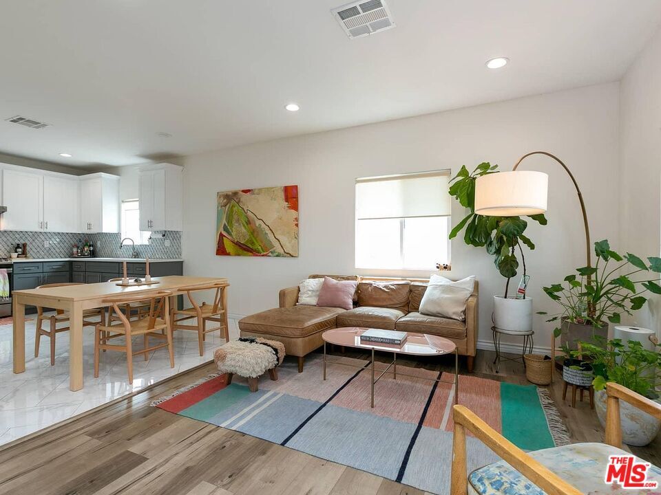 Building Photo - 632 S Evergreen Ave