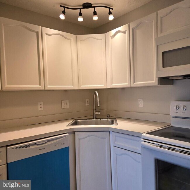 Building Photo - 129 Brookland Terrace