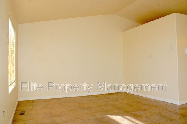 Building Photo - 685 S McCoy Dr