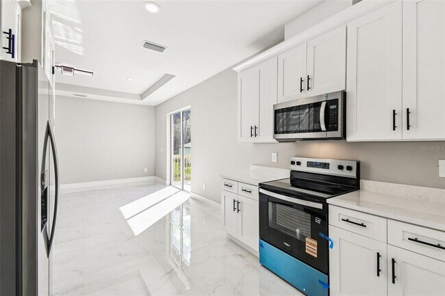 Building Photo - 145 N Orange Ave