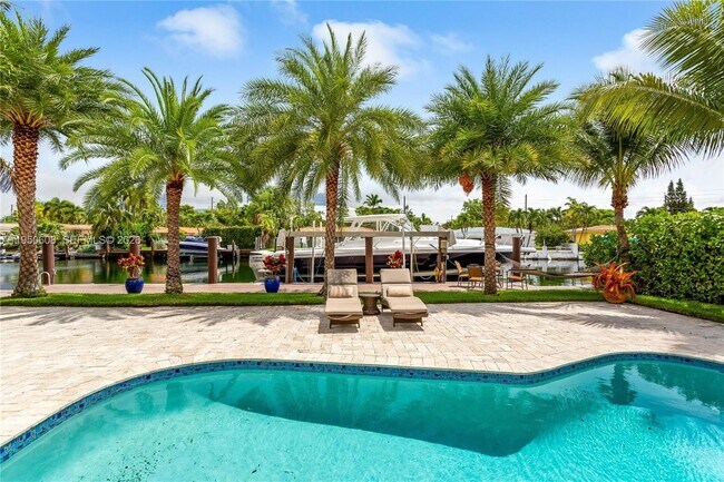 Building Photo - 12515 Palm Rd