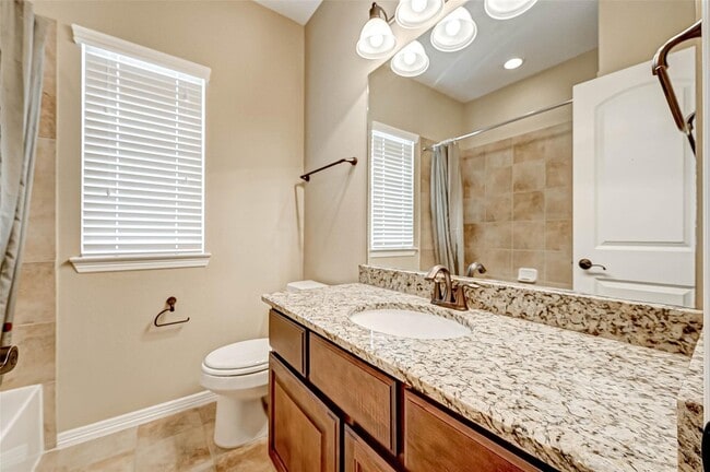 Building Photo - 2914 Cotswold Lane