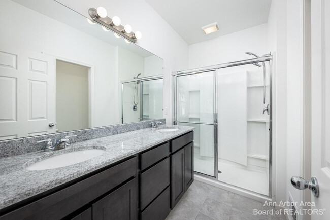 Building Photo - 8389 Ardmoor Dr