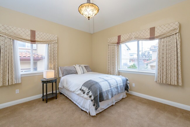 Building Photo - 1805 Speyer Ln