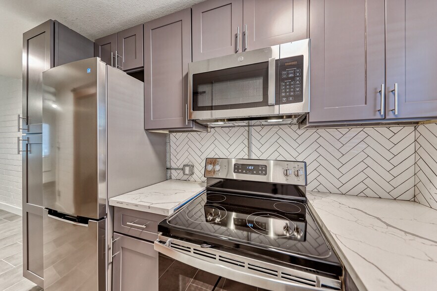 Building Photo - 310 S Maryland Pky