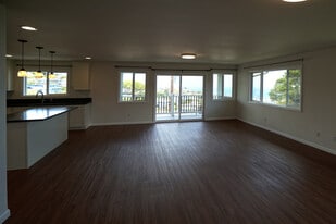 Building Photo - 4494 Sierra Dr