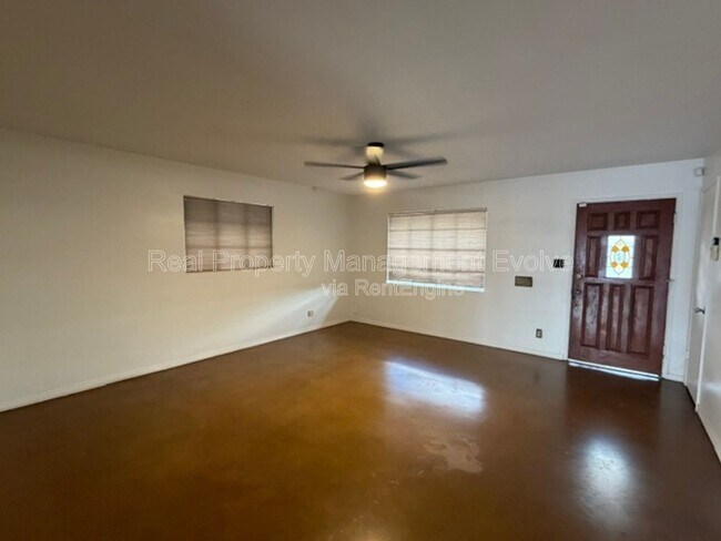 Building Photo - 2246 W Mulberry Dr