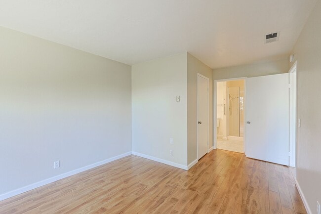 Building Photo - 5708 Baltimore Dr