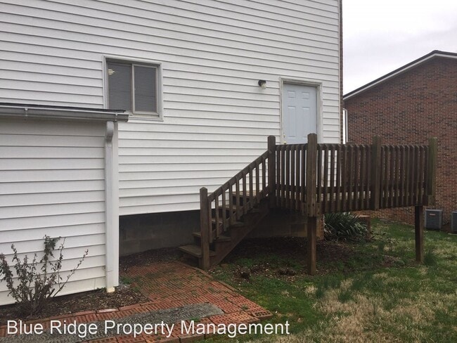 Building Photo - 549 N Holston River Dr