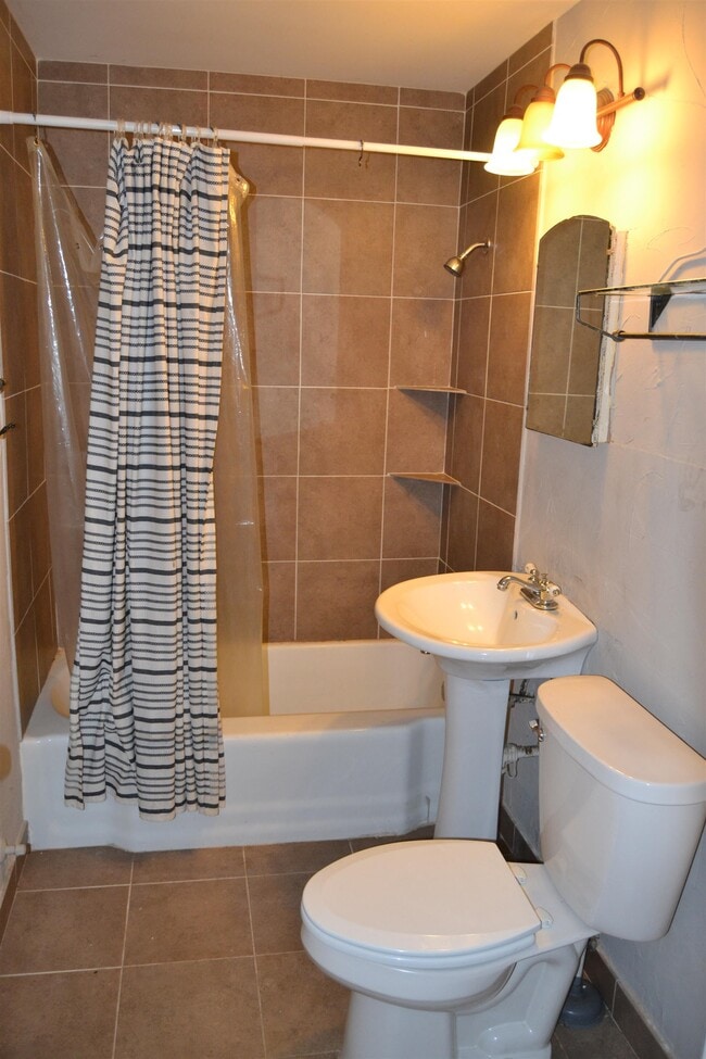 Building Photo - 1328 Marcia Rd