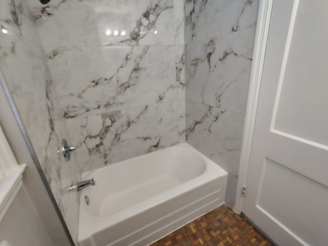 Building Photo - 1518 N Horsman St