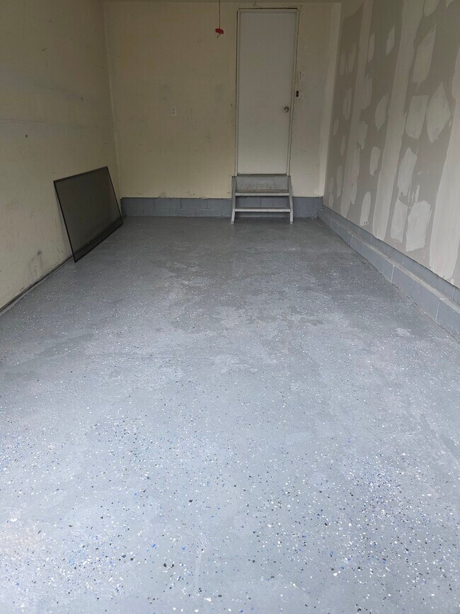 Building Photo - 8512 Hague Rd