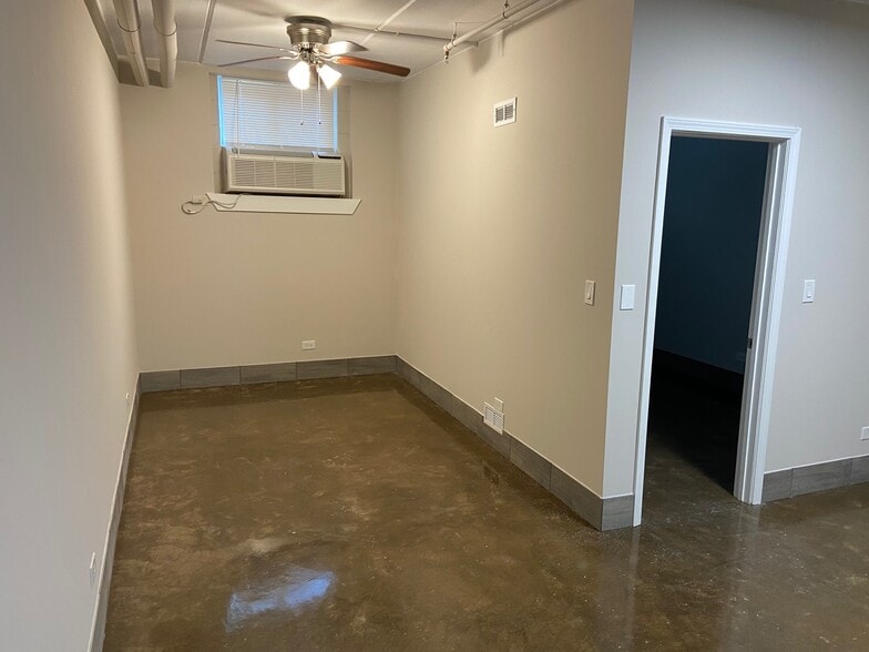 Building Photo - 175 S McHenry Ave