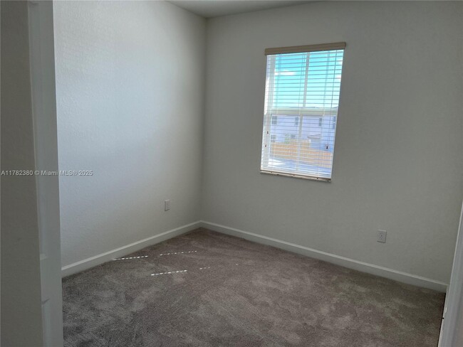 Building Photo - 2303 NW 131st Cir