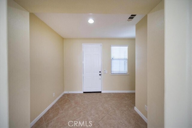 Building Photo - 38729 Clearbrook Dr